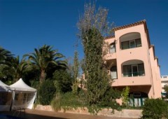 Apartamentos Royal