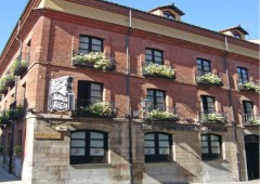 La Posada Regia***