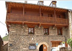 Apartamentos L'escola De Coll / Hotel Casa Peiró*