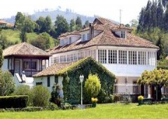 La Casona De Amandi ***