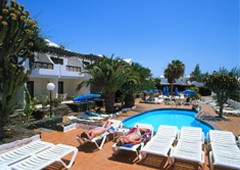 Apartamentos Los Tulipanes ** 