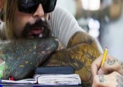 Todo O Nada, Tattoo - Piercing