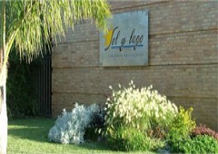 Sol y Lago Conjunto Vacacional