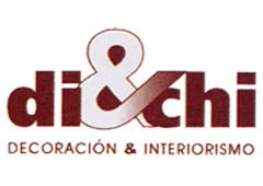 Dichi, Decoración, Papel pintado y alfombras