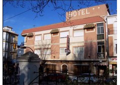 Hotel M & M