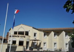Hôtel Espace Cité**