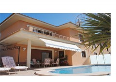 Excelente Chalet, Sobre Acantilado Con Bajada Al Mar