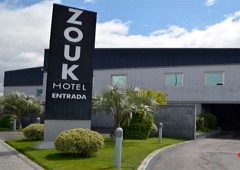 Zoukhotel * *