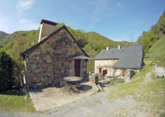 Les Trois Maisons