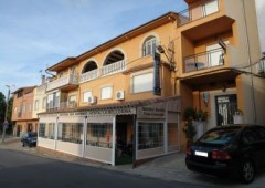 Hostal Y Apartamentos La Bellosina